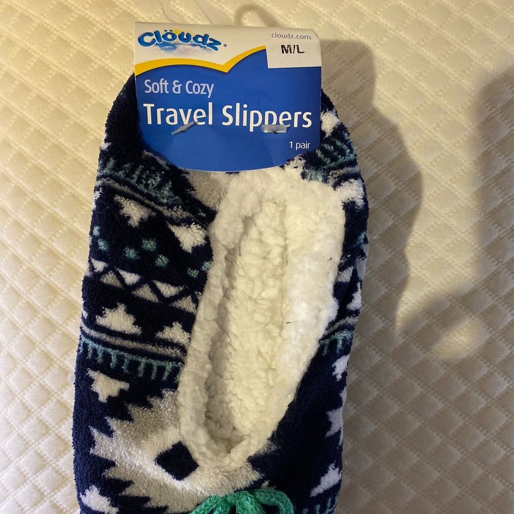 Slippers - Picture 2 of 3
